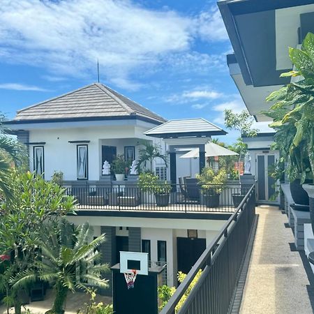 Villa Rumah Putih Abu Abu Senggigi Esterno foto