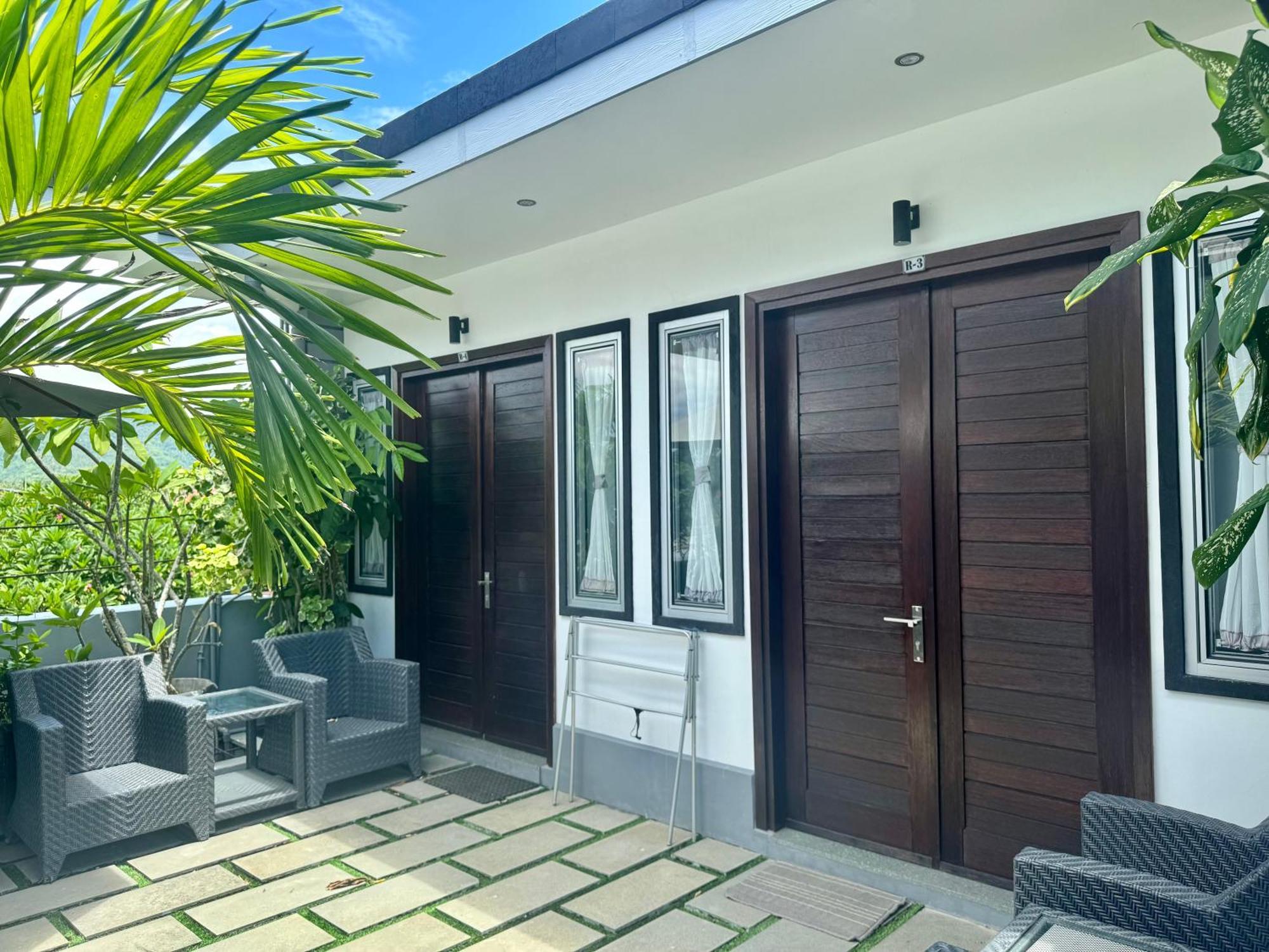 Villa Rumah Putih Abu Abu Senggigi Esterno foto