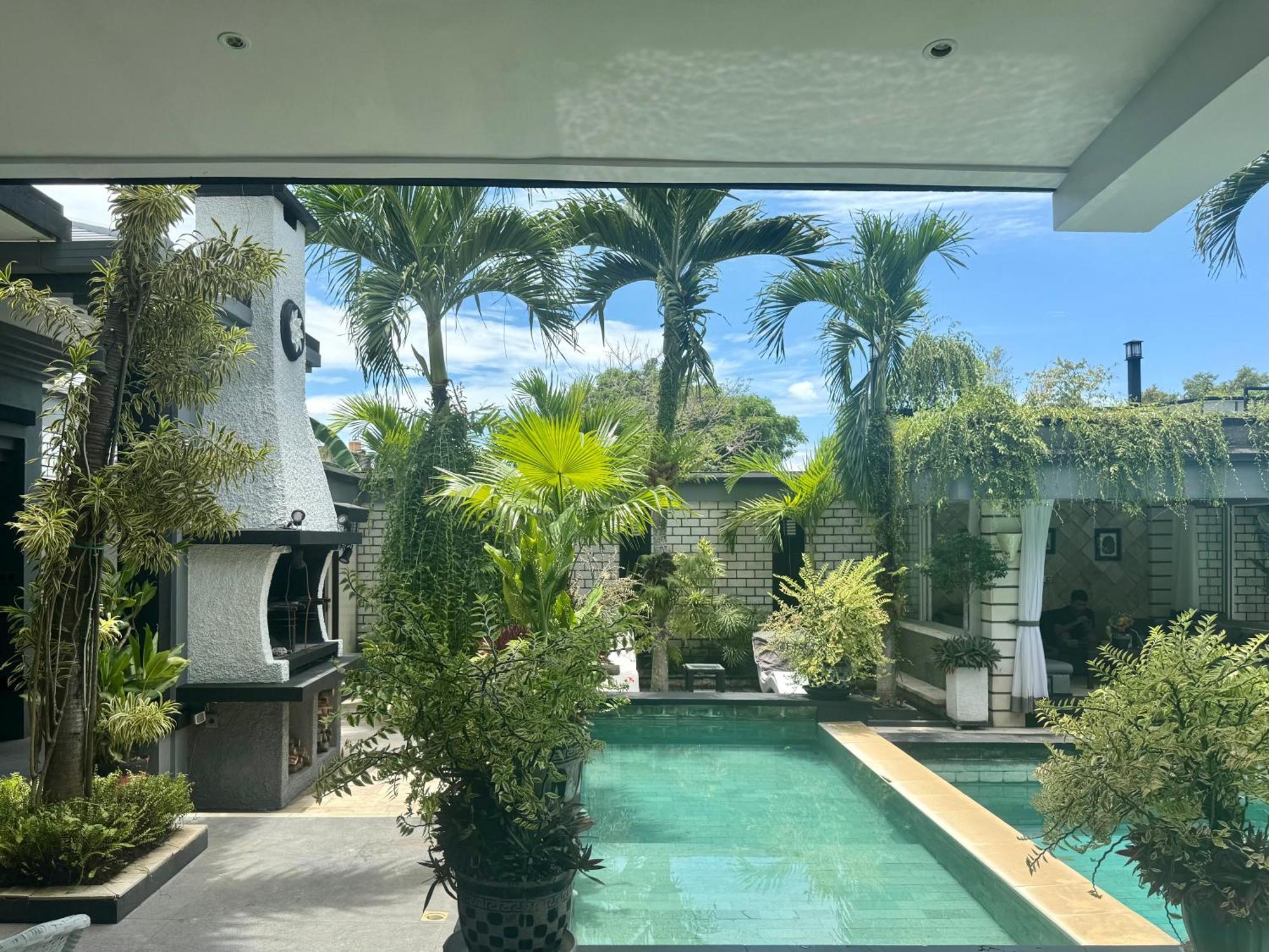 Villa Rumah Putih Abu Abu Senggigi Esterno foto