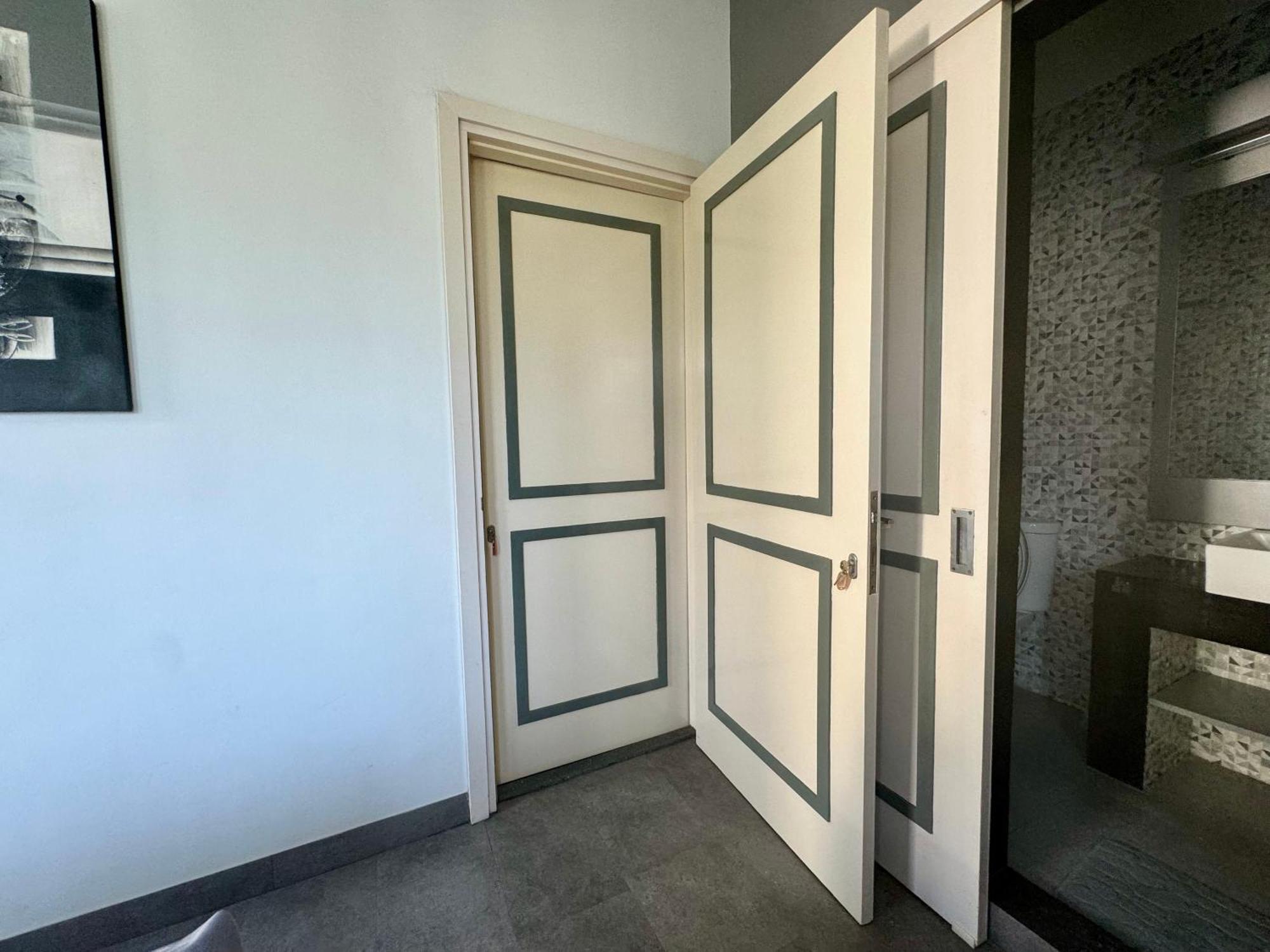 Villa Rumah Putih Abu Abu Senggigi Esterno foto