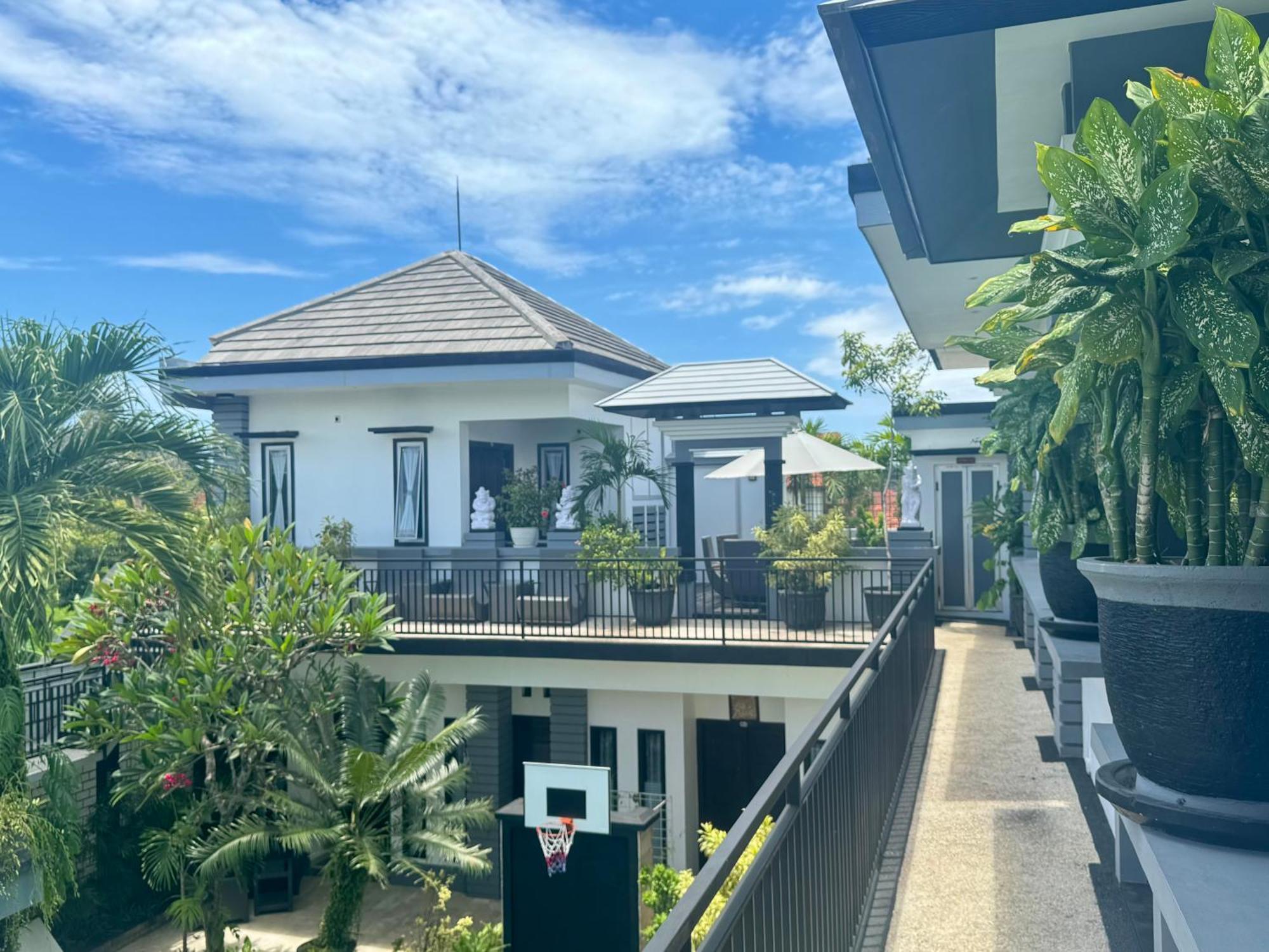 Villa Rumah Putih Abu Abu Senggigi Esterno foto